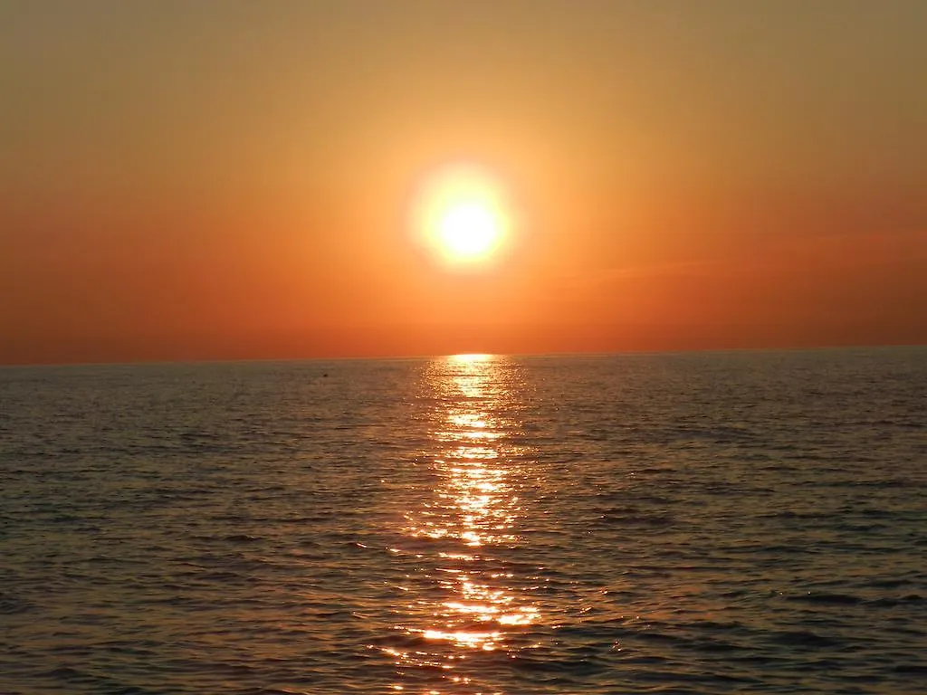 Residence Villa Hedy San Vincenzo 0*,